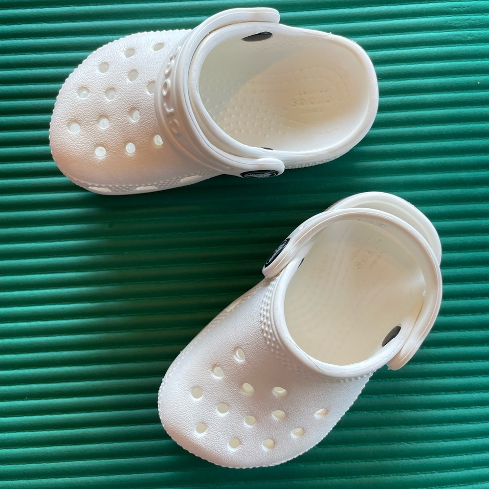 Toddler crocs size 5.